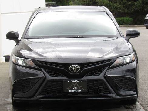 Used 2021 Toyota Camry SE w/ Carpet Mat Package (TMS) FWD image 3