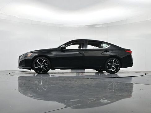 Used 2024 Nissan Altima 2.5 SR FWD image 36