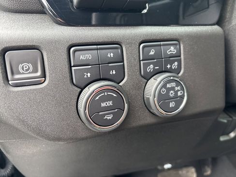 Used 2024 Chevrolet Silverado 3500 High Country w/ High Country Premium Package image 17