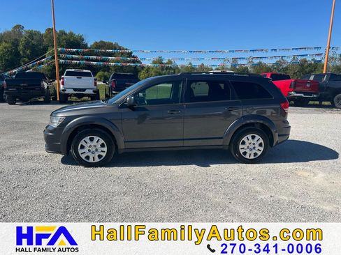 Used 2016 Dodge Journey SE w/ Flexible Seating Group FWD image 2