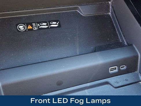 Used 2025 Chevrolet Suburban Premier image 28