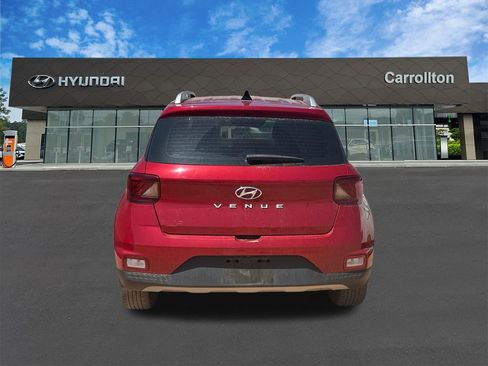 Used 2022 Hyundai Venue Limited FWD image 6