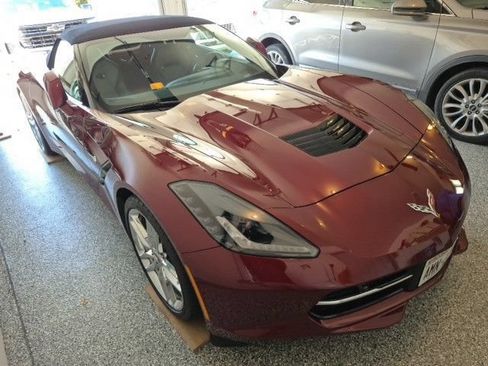 Used 2019 Chevrolet Corvette Stingray Convertible w/ 2LT Preferred Equipment Group RWD image 2