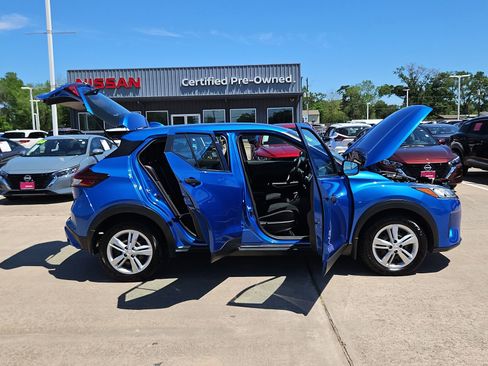 Certified 2022 Nissan Kicks S image 13