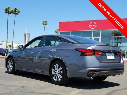 Certified 2025 Nissan Altima 2.5 S FWD image 2