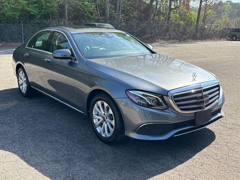 Used 2018 Mercedes-Benz E 300 4MATIC image 5