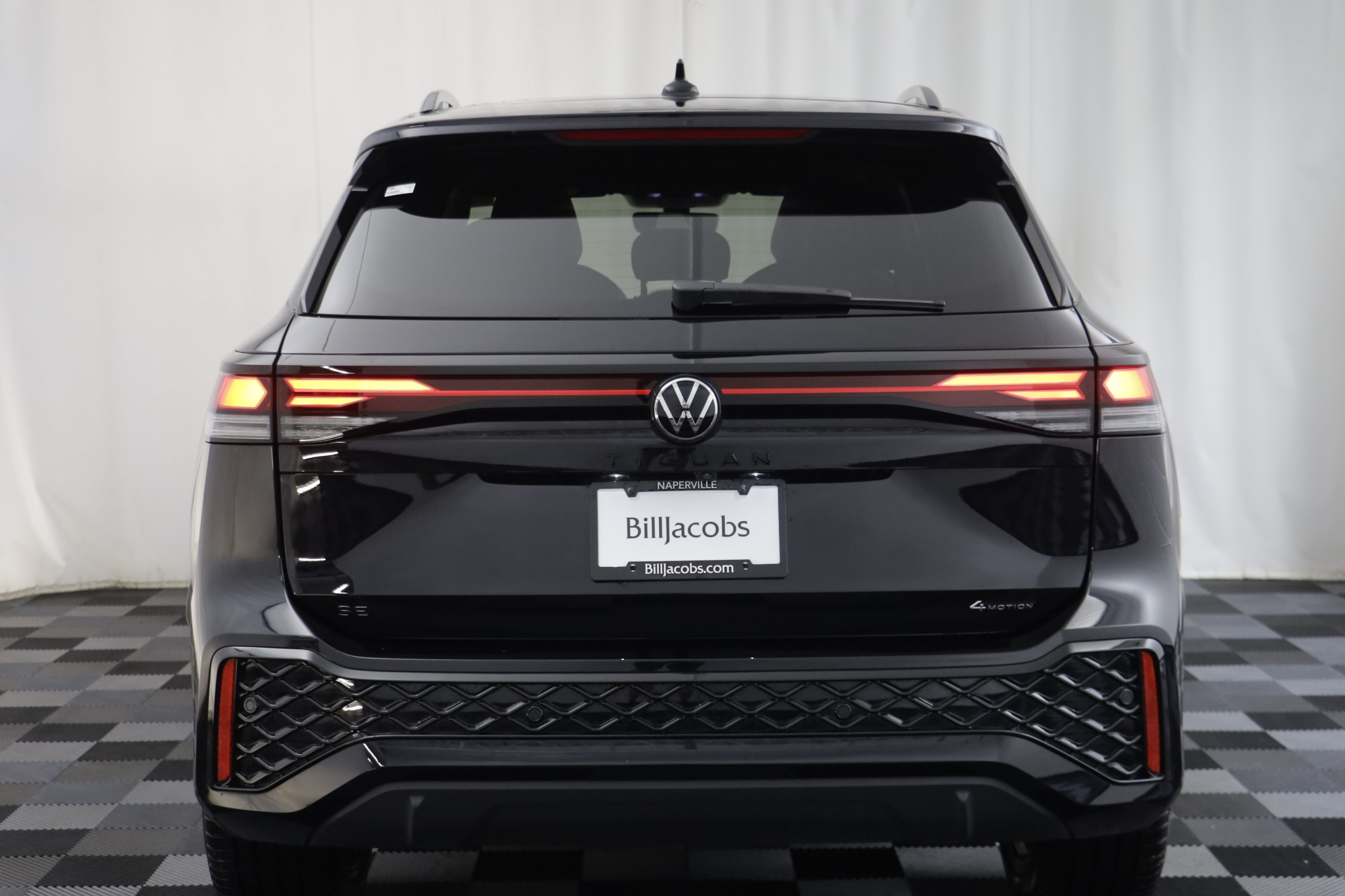 Used 2026 Volkswagen Tiguan SE R-Line AWD/4WD image 14