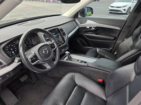 Used 2022 Volvo XC90 T5 Momentum AWD/4WD image 21