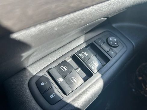 Used 2018 Jeep Grand Cherokee Altitude AWD/4WD image 25