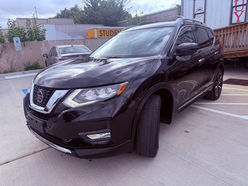 Used 2019 Nissan Rogue SL w/ Premium Package AWD/4WD image 3