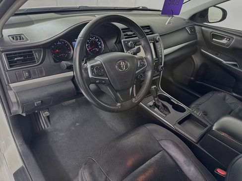 Used 2015 Toyota Camry image 9