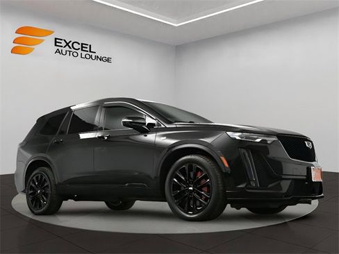 Used 2022 Cadillac XT6 Sport w/ LPO, ONYX Package image 41