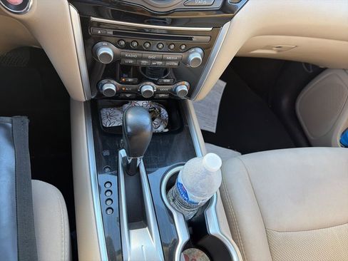 Used 2017 Nissan Pathfinder SV FWD image 7
