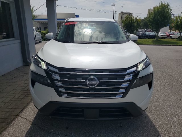 Certified 2026 Nissan Rogue SV FWD image 13