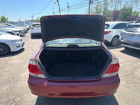 Used 2005 Toyota Camry LE FWD image 17
