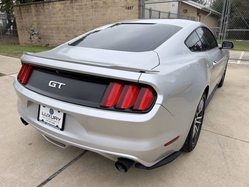Used 2016 Ford Mustang GT RWD image 12