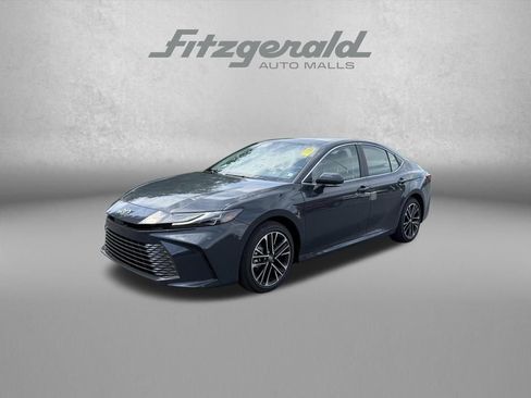 Used 2026 Toyota Camry XLE AWD/4WD image 3