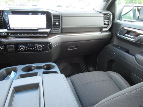 Used 2024 Chevrolet Silverado 1500 LT w/ Convenience Package II RWD image 17