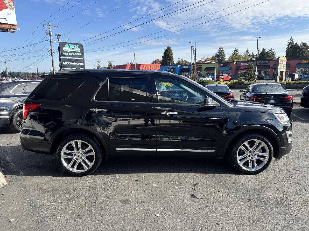 Used 2016 Ford Explorer Limited w/ Equipment Group 301A AWD/4WD image 11