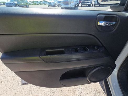 Used 2015 Jeep Compass Sport w/ Power Value Group image 9