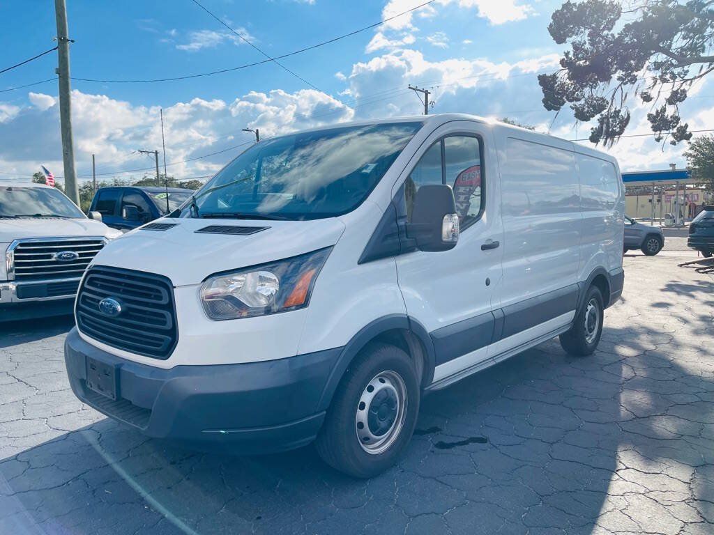 Used 2019 Ford Transit 150 130 Low Roof RWD image 5