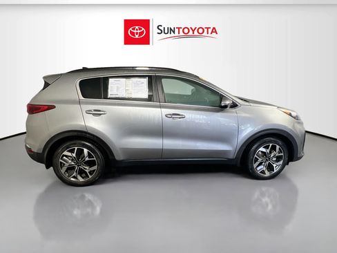 Used 2022 Kia Sportage EX image 2