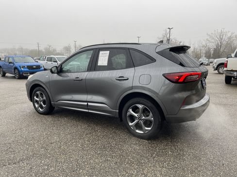 Certified 2023 Ford Escape ST-Line Select w/ Tech Pack #2 AWD/4WD image 6