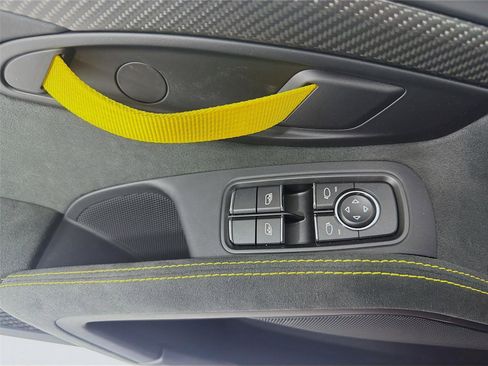 Certified 2025 Porsche 718 Boxster Spyder RS image 10