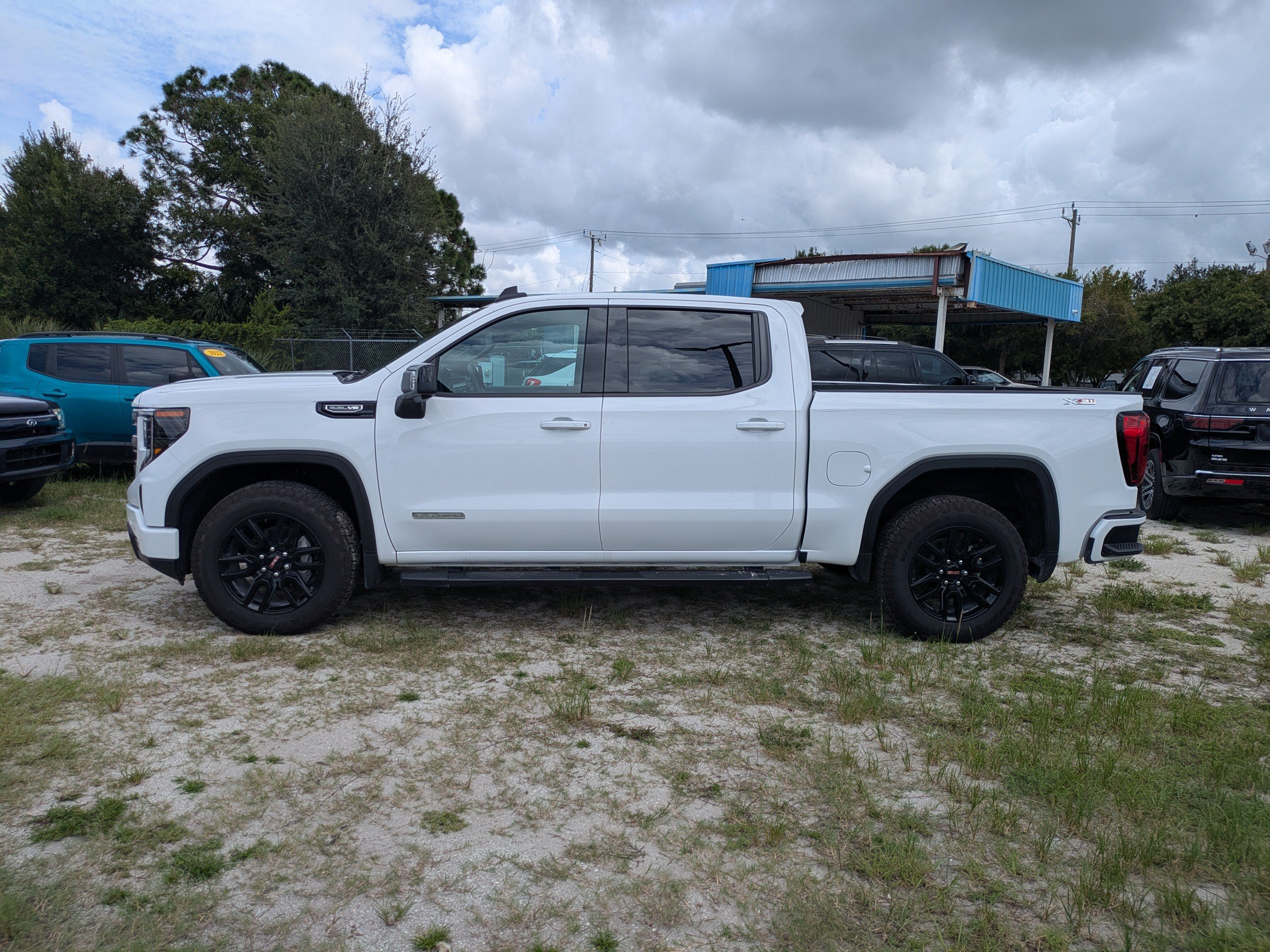 Used 2026 GMC Sierra 1500 Elevation w/ Elevation Premium Package AWD/4WD image 7