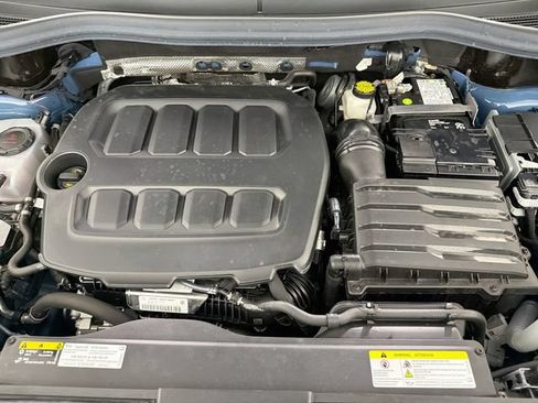 Used 2025 Volkswagen Tiguan SE FWD image 32