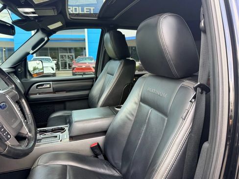 Used 2017 Ford Expedition Platinum AWD/4WD image 17