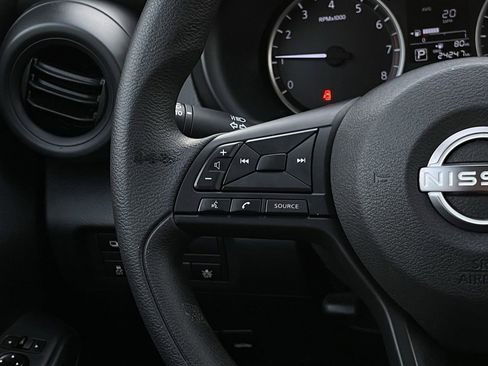 Used 2024 Nissan Kicks S image 13