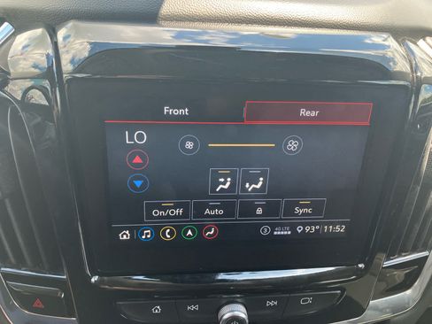 Used 2021 Chevrolet Traverse RS AWD/4WD image 20