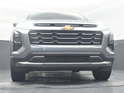 Used 2025 Chevrolet Equinox LT FWD image 24