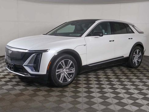 Used 2024 Cadillac Lyriq Tech RWD image 8