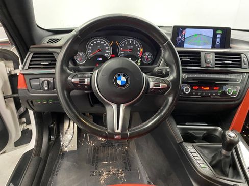 Used 2015 BMW M4 Coupe w/ Executive Package RWD image 34