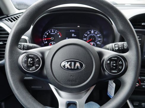 Used 2021 Kia Soul S image 11