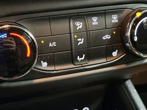 Used 2021 Chevrolet TrailBlazer LT FWD image 20