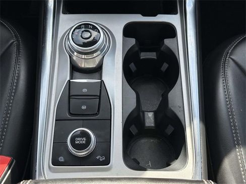 Used 2022 Ford Explorer XLT w/ Equipment Group 202A image 15