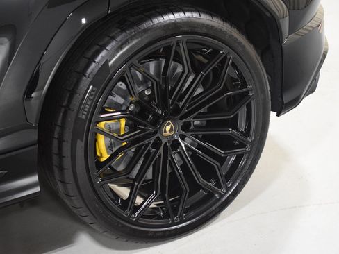 Used 2025 Lamborghini Urus SE image 6