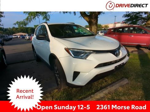 Used 2016 Toyota RAV4 LE AWD/4WD image 1