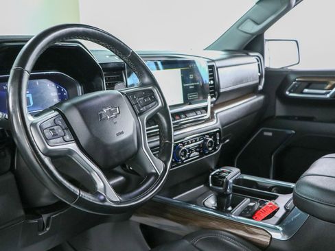 Used 2024 Chevrolet Silverado 1500 LT Trail Boss w/ Convenience Package II AWD/4WD image 25