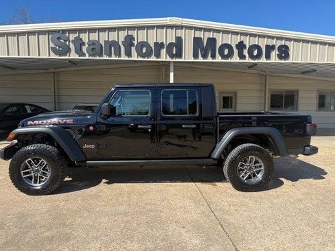Used 2026 Jeep Gladiator Mojave AWD/4WD image 1