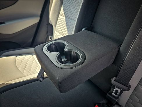 Used 2020 Chevrolet Equinox LS FWD image 28
