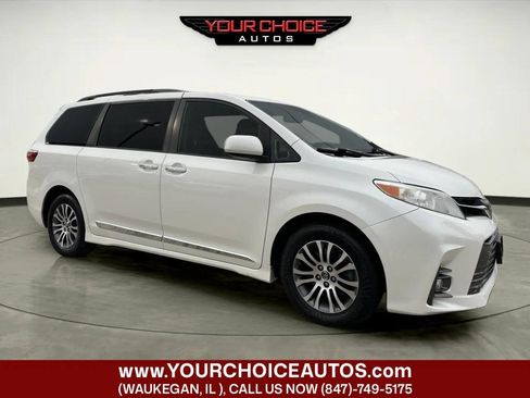 Used 2018 Toyota Sienna XLE FWD image 7