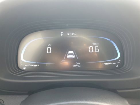 Used 2024 Hyundai Venue SEL image 22