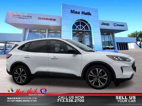 Used 2021 Ford Escape SE w/ SE Sport Appearance Package FWD image 1