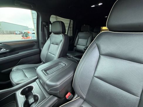 Used 2023 Chevrolet Tahoe Premier AWD/4WD image 38