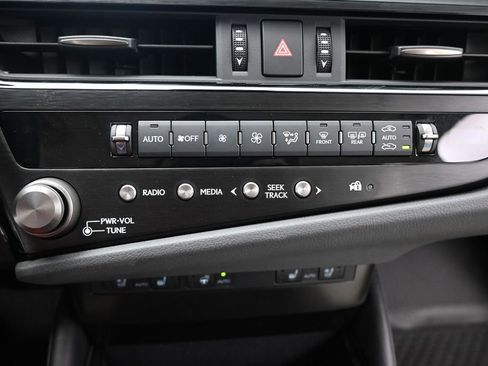 Used 2025 Lexus ES 350 w/ Premium Package FWD image 33