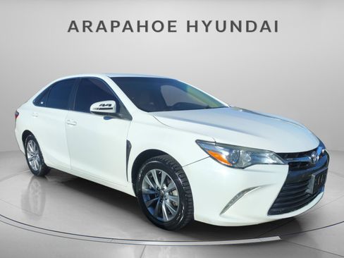 Used 2017 Toyota Camry XLE image 10